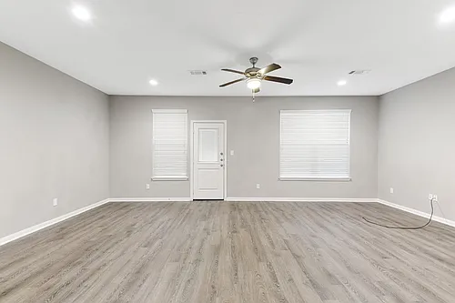 124 Artesian Way Photo 1