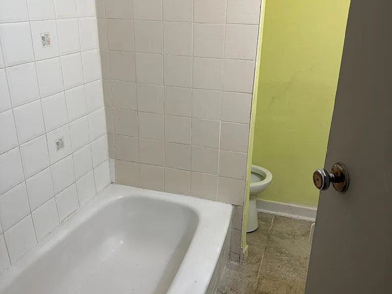 27 Haileybury Dr #BASEMENT — Photo 11
