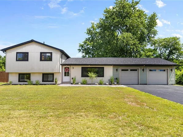 76 Summer Sky Dr, Rochester, NY 14623