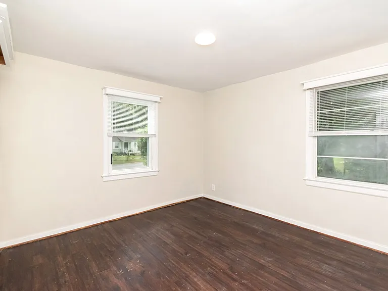 4904 Auburn Dr N — Photo 19