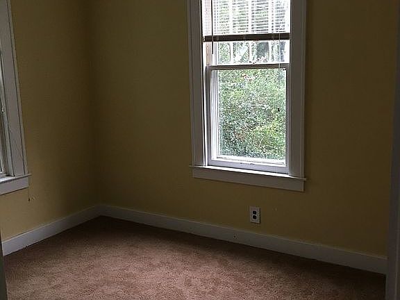 3rd image of 824 Joslin St SE