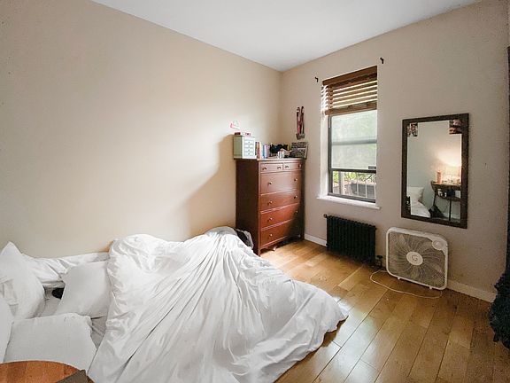 3rd image of 490A Jefferson Ave #2A