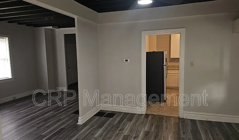 6827 Melrose Ave — Photo 4