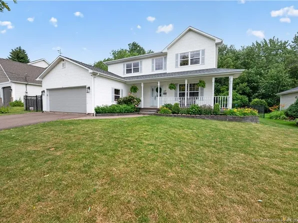 127 Fairview Knoll Dr, Moncton, NB E1A 6L2