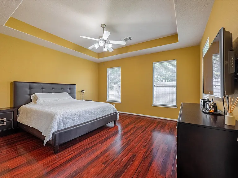 13815 Normandy Ct — Photo 15