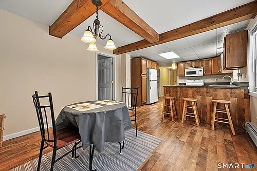 15 Indian Hill Ln #B Photo 1