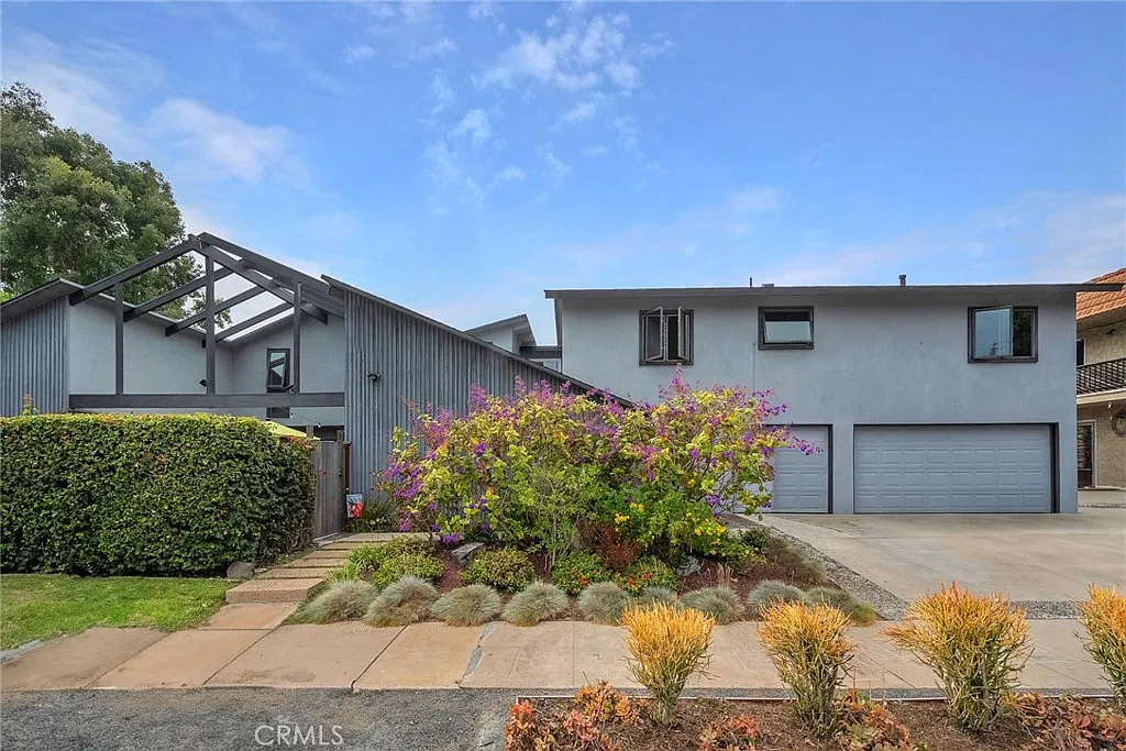 2 bed, 1050 sqft, $3,500 — Photo 3