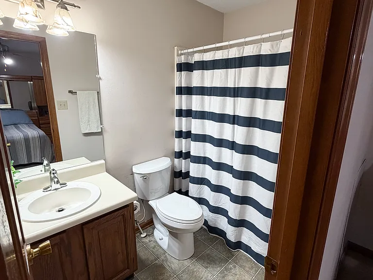 6530 Thetford Ct — Photo 12