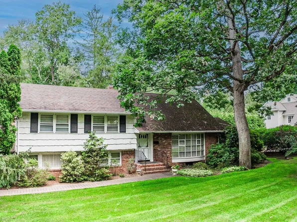 54 Everett Rd, Demarest, NJ 07627