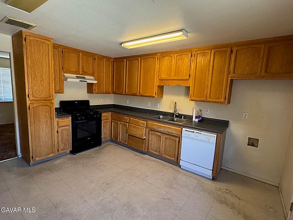 3rd image of 1105 S McCall St