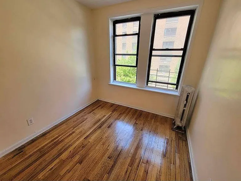 124 E 107th St #10 — Photo 2