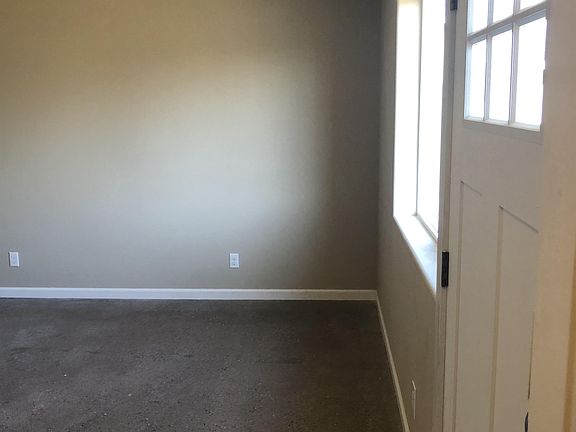 4th image of 15840 W Hess Ln #1B