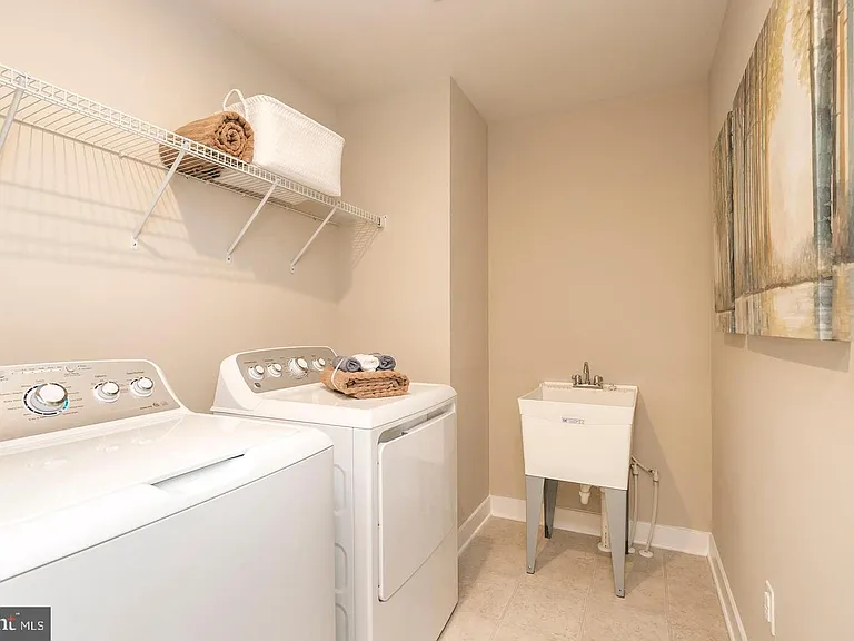 1201 Benjamin Dr — Photo 15