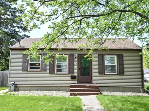 1630 10th St N, Fargo, ND 58102