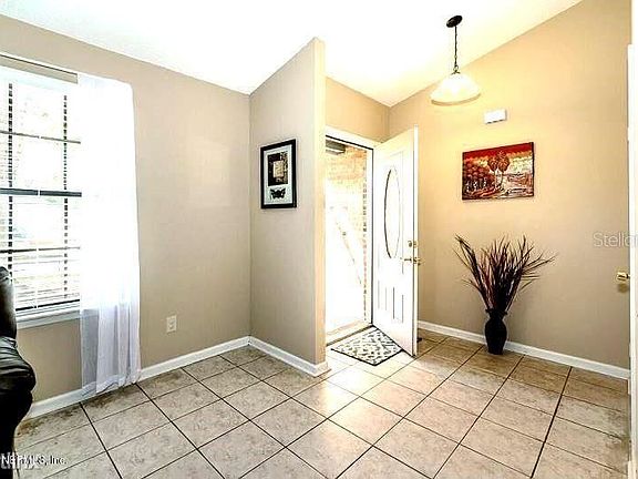 3rd image of 8006R Peppermint Ln