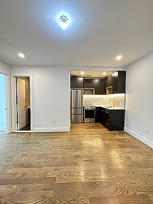 1st image of 224 Hawthorne St #3L