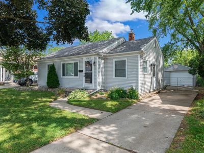 21613 Bon Heur St, Saint Clair Shores, MI, 48081