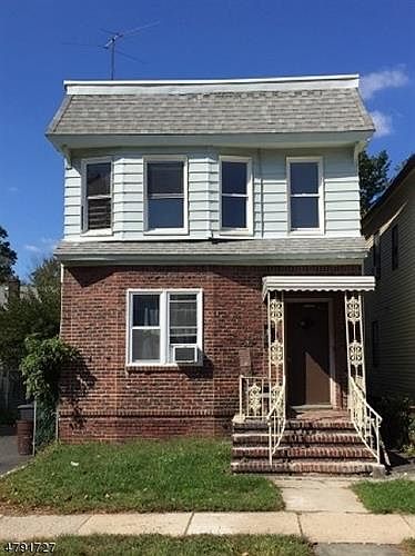 1st image of 251 Waverly Pl