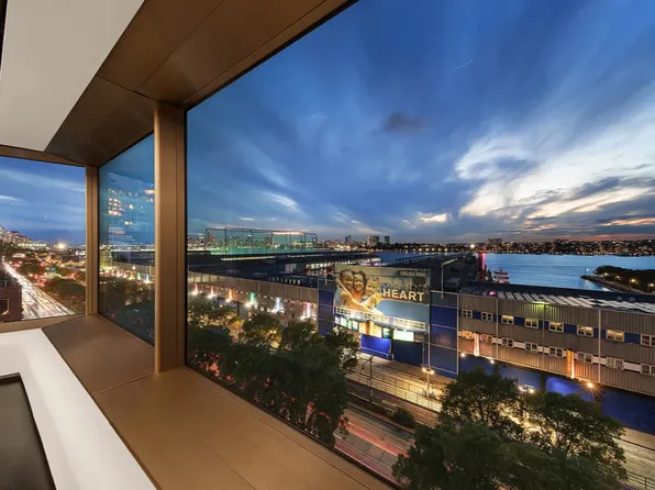 551 West 21st Street image 15 of 20