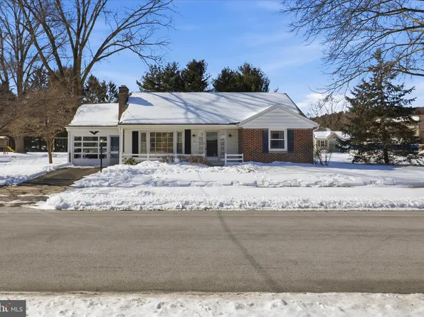 186 N Laurel St, Manheim, PA 17545