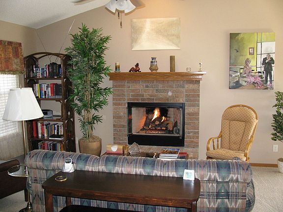 Living area w. fireplace