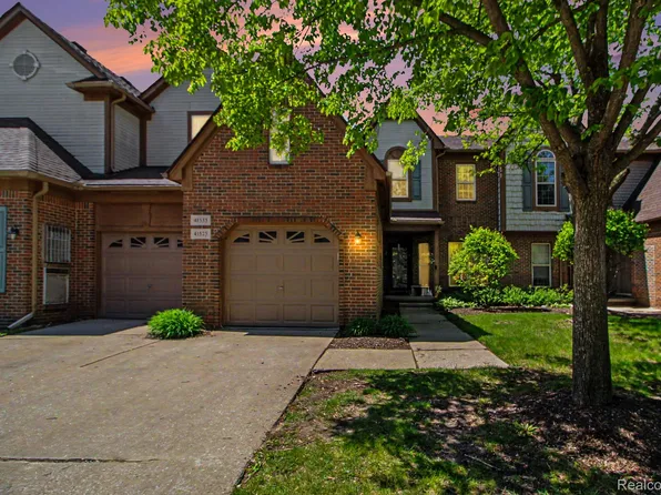 41535 Copper Creek Dr, Canton, MI 48187