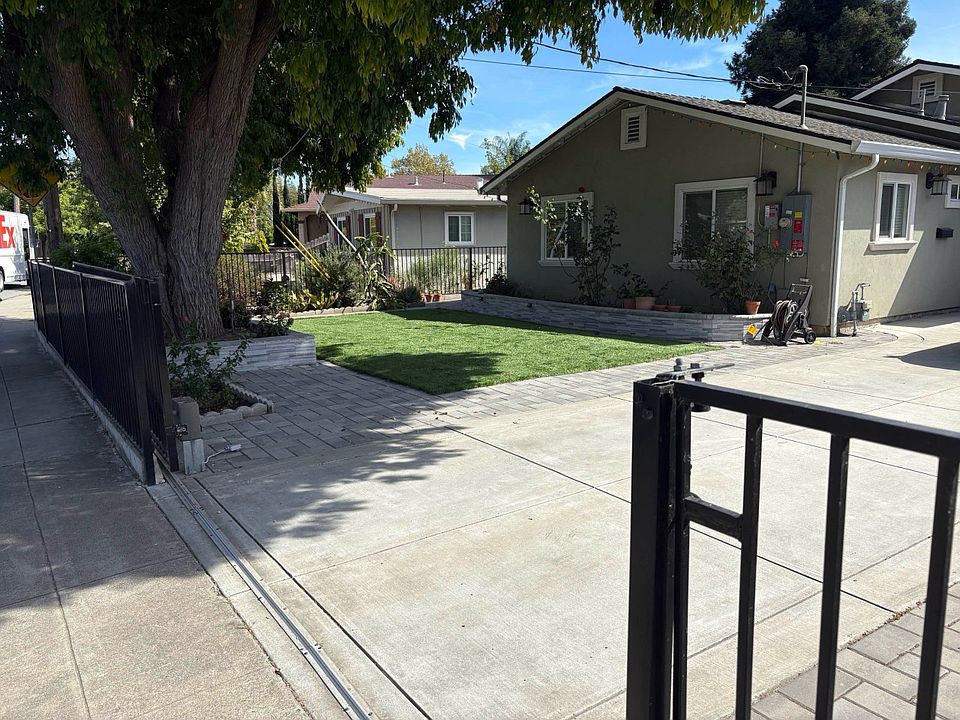 1st image of 40397 Leslie St