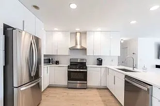 3 bed, 2.5 bath, 1991 sqft, $5,790 — Photo 3