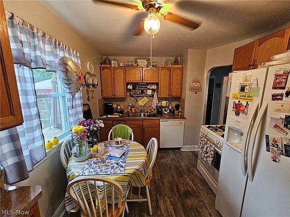 5th image of 13517 Clifford Ave