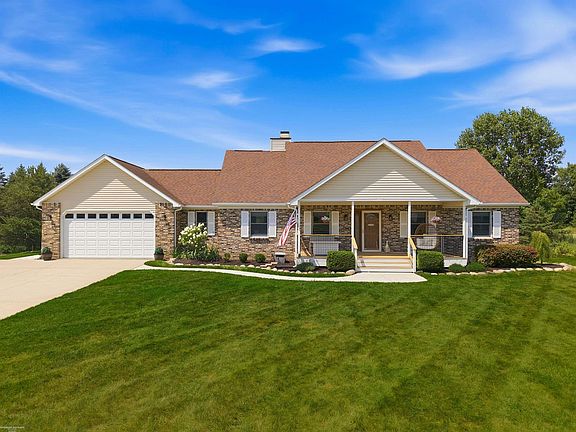 3rd image of 3156 Howland Rd