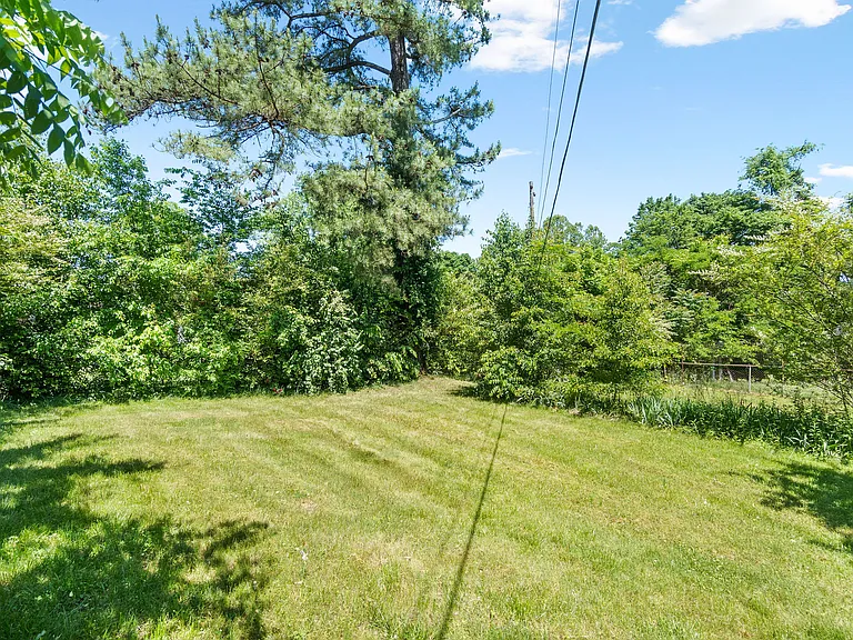 478 Thompkins Ln #B — Photo 18