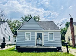 19990 McCormick St, Grosse Pointe, MI 48224