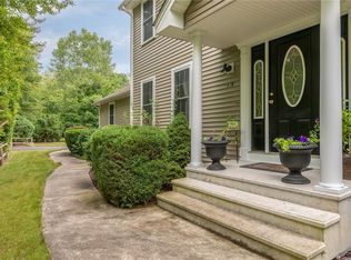 184 Twin River Rd, Lincoln, RI 02865
