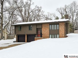 7912 Arlington Dr, Omaha, NE 68134