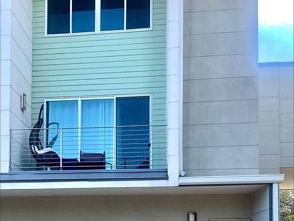 5th image of 604 N Bluff Dr Unit 207