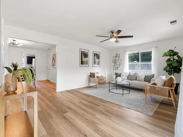 2861 Turnbull St — Photo 3