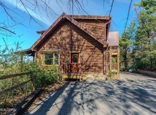 401 Pinnacle Vista Rd, Gatlinburg, TN 37738