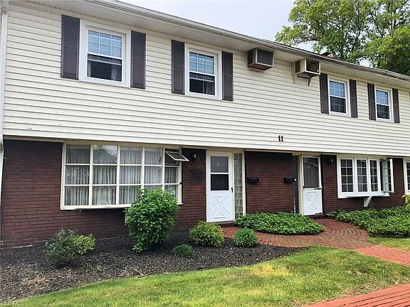 2nd image of 11 Meadowlawn Dr Unit 18
