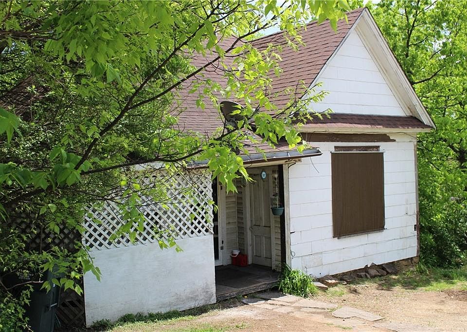 1st image of 204 S College Ave