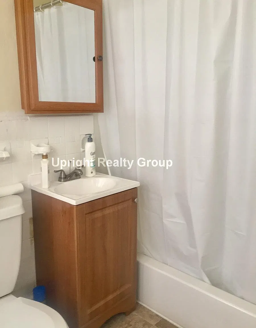 16 Tappan Ave Apartments — Photo 2