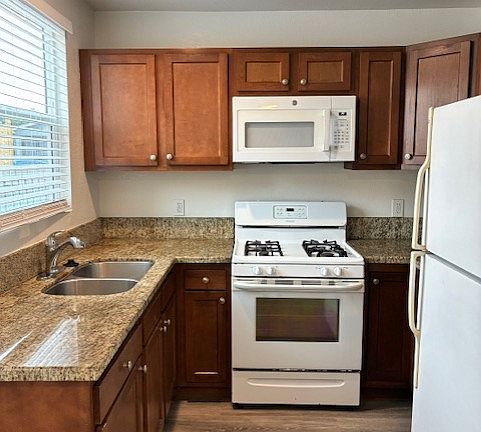 4th image of 4582 Polk Ave #4582