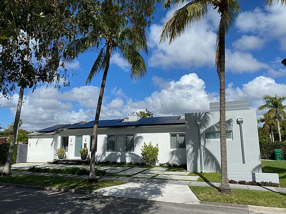 Circular driveway, 3 cars