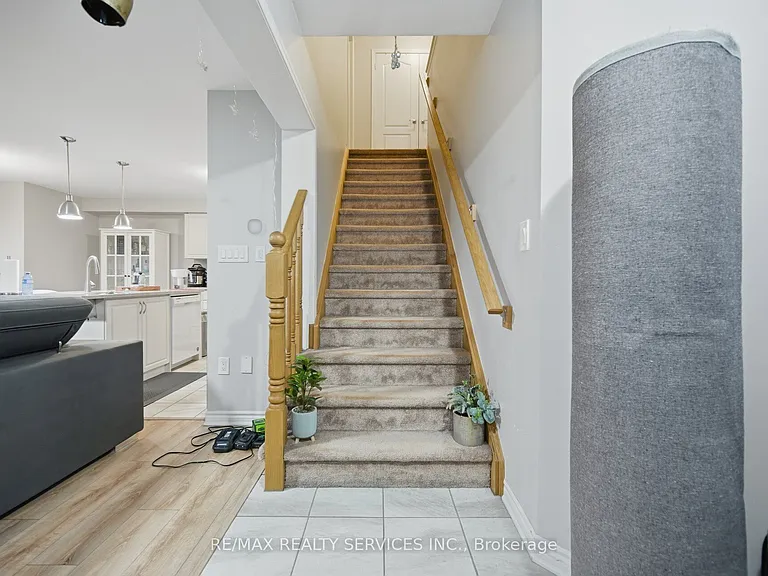 75 Benhurst Cres #UPPER — Photo 25
