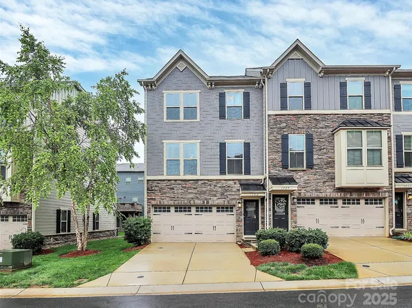 1723 Town Oak Ln, Charlotte, NC 28205