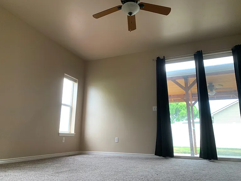 1504 Anny Dr E — Photo 8
