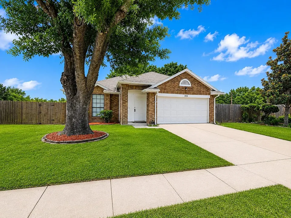 2034 Village Park Dr
