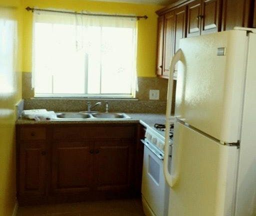 4th image of 1111 S Holt Ave APT 6