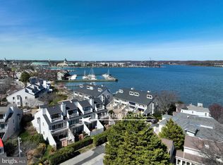11 Horn Point Ct, Annapolis, MD 21403