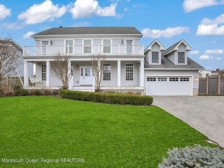 74 Seaview Ave — Photo 1