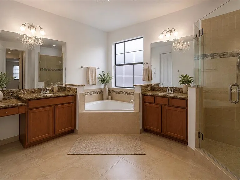 10359 Henbury St — Photo 33